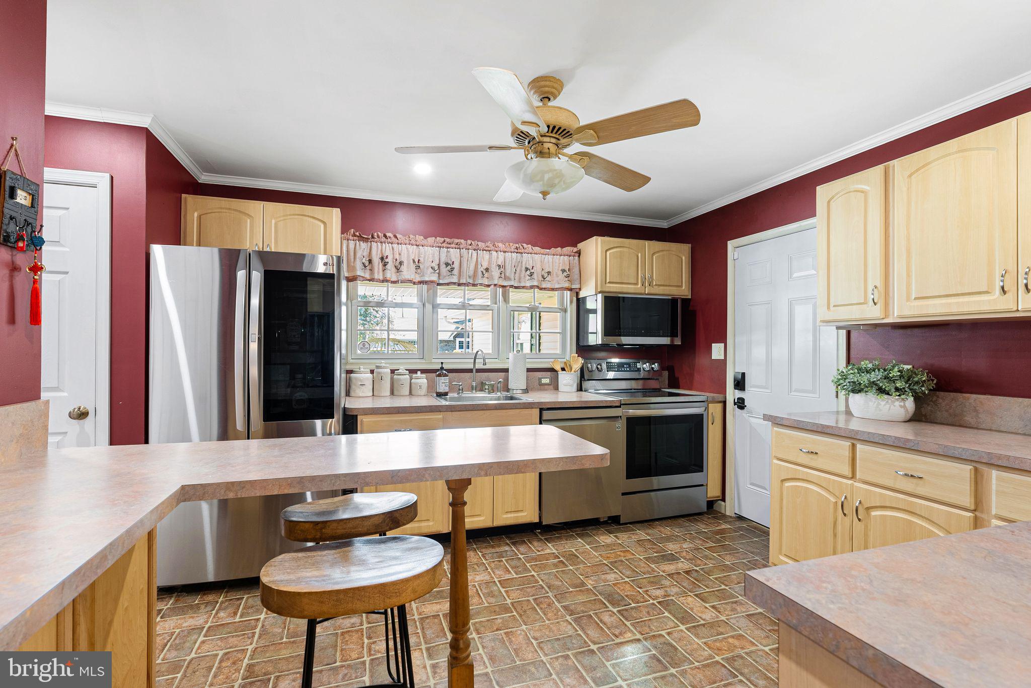 SNOWBALL GATE - Residential