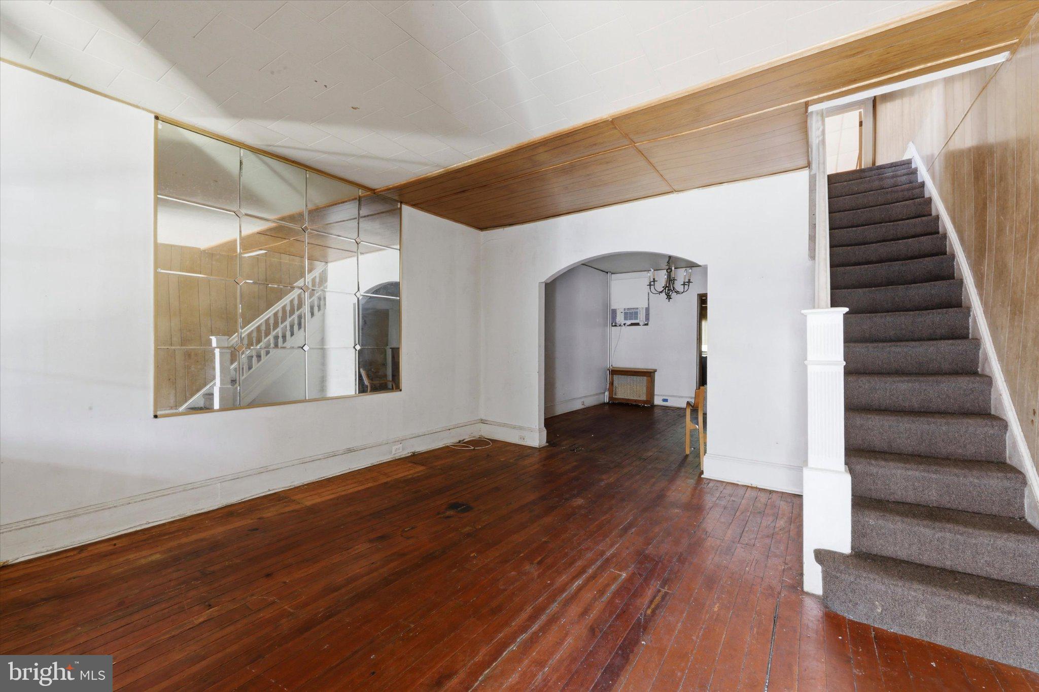 OVERBROOK - Commercial Sale