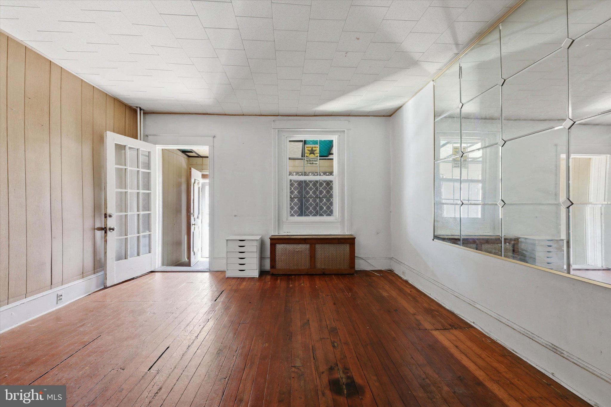 OVERBROOK - Commercial Sale