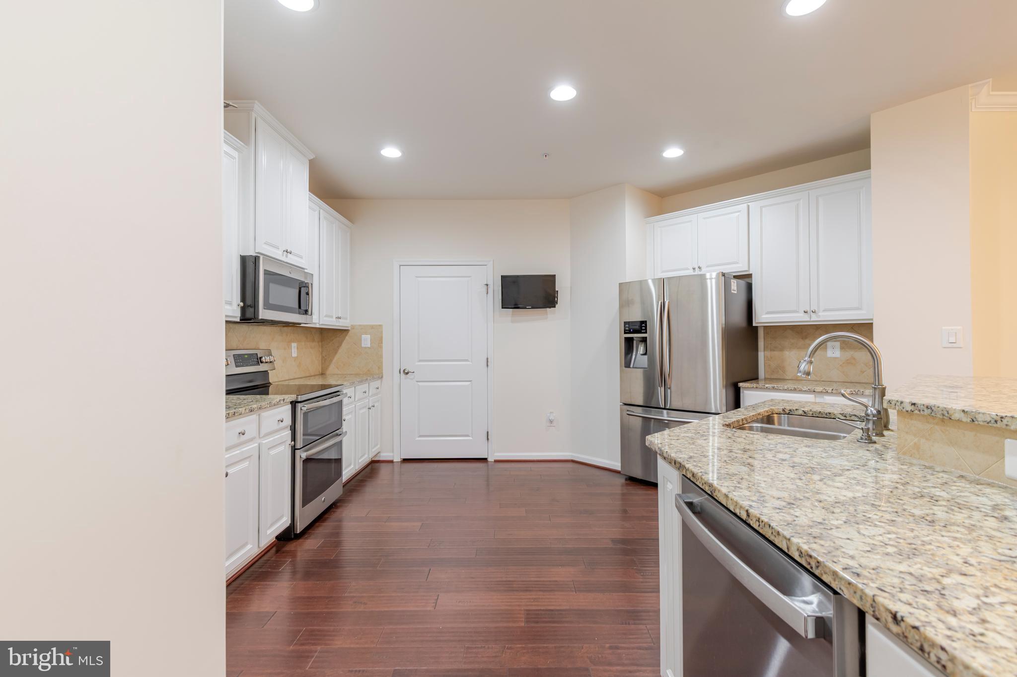 FALLSTON COMMONS - Residential