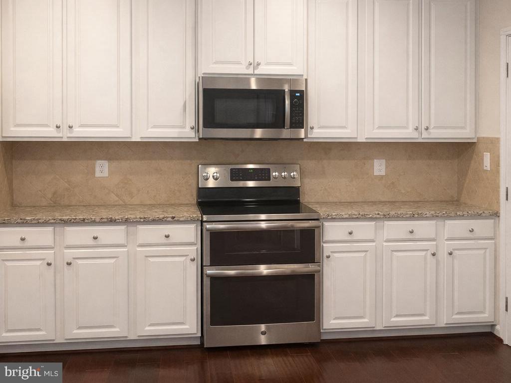 FALLSTON COMMONS - Residential