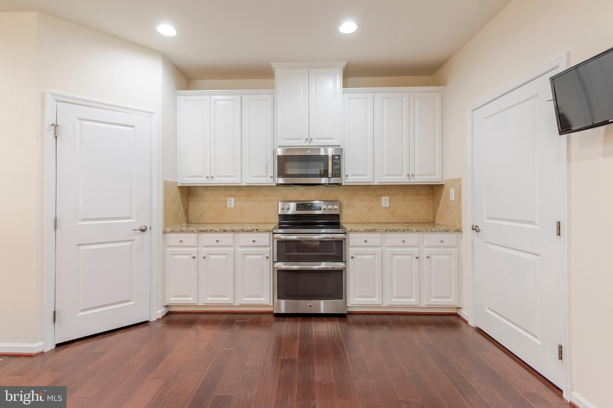 FALLSTON COMMONS - Residential