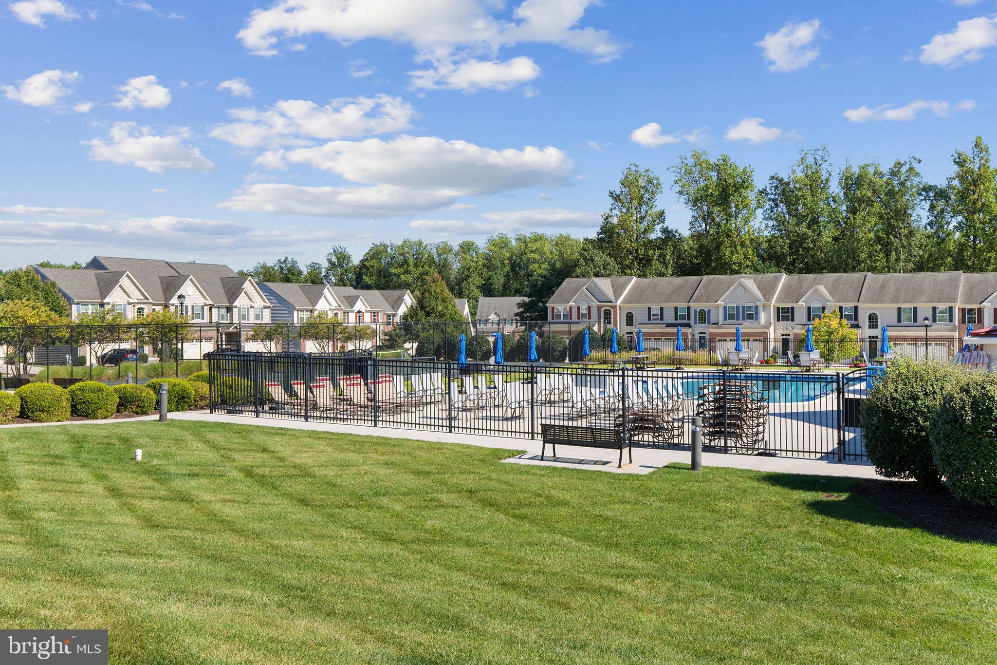 FALLSTON COMMONS - Residential