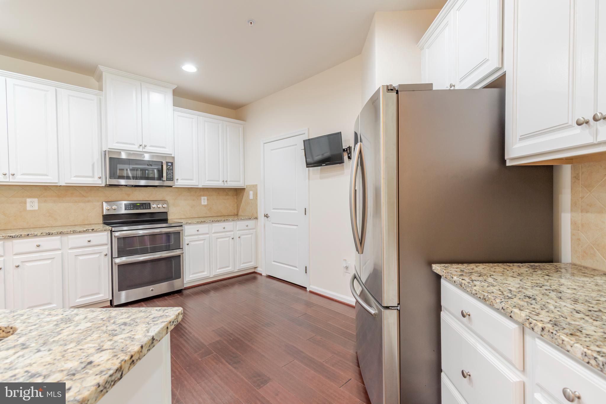 FALLSTON COMMONS - Residential