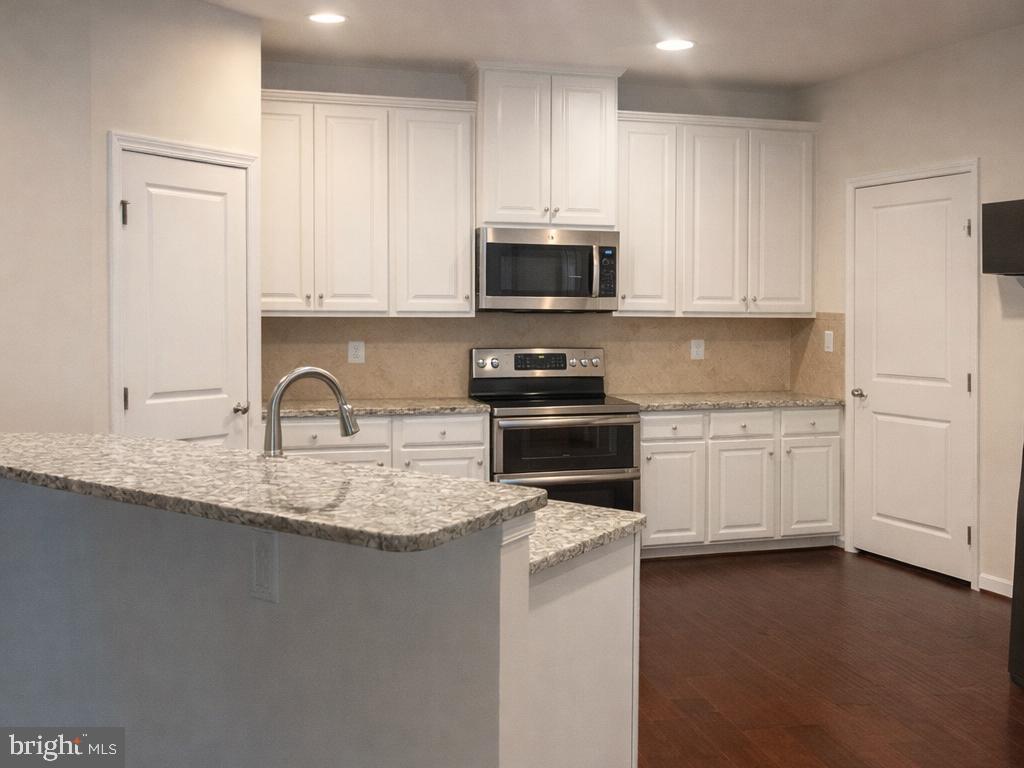 FALLSTON COMMONS - Residential