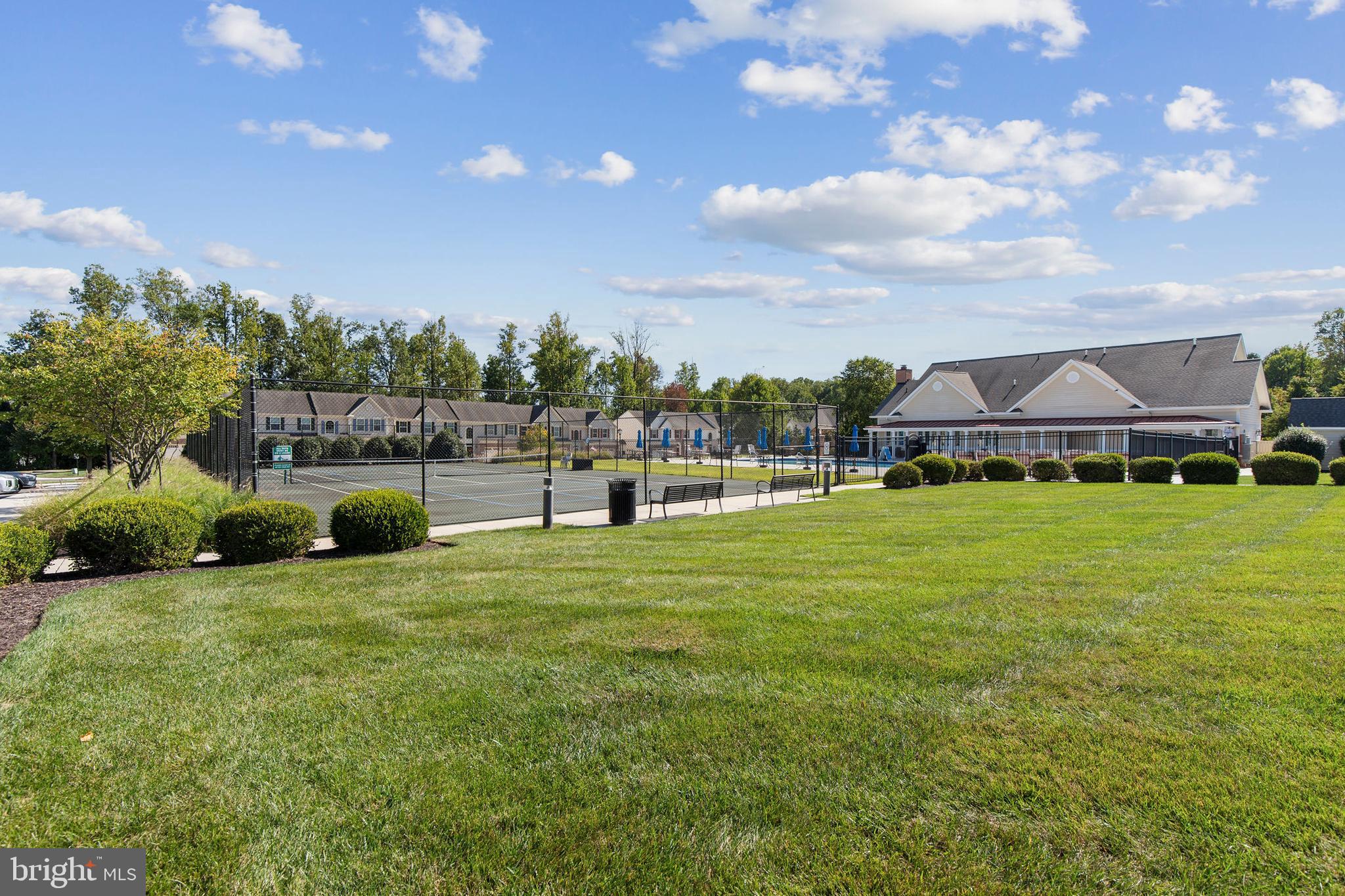 FALLSTON COMMONS - Residential