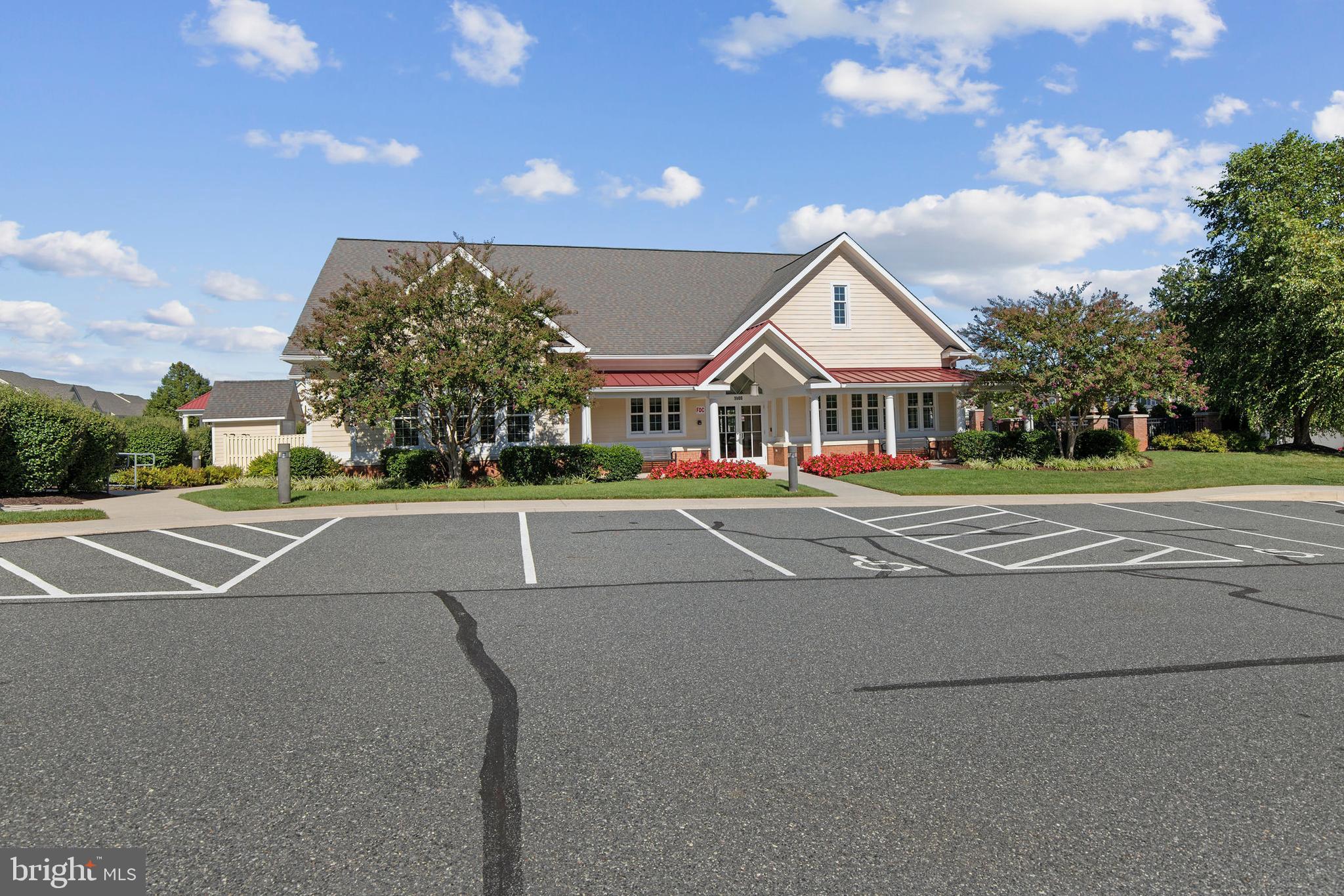 FALLSTON COMMONS - Residential