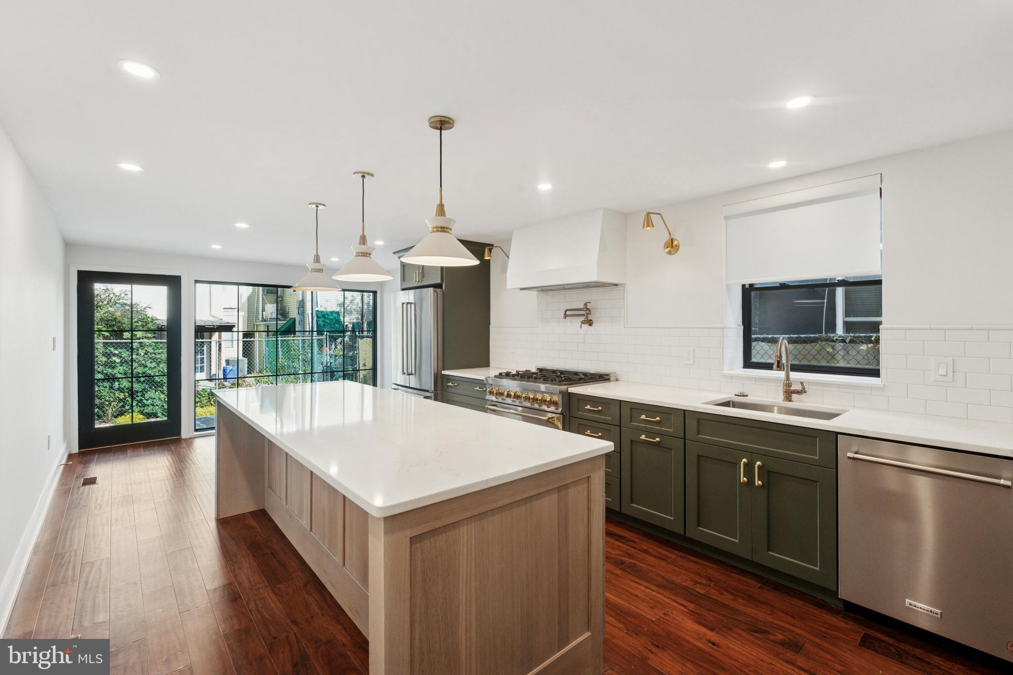 FISHTOWN - Residential Lease