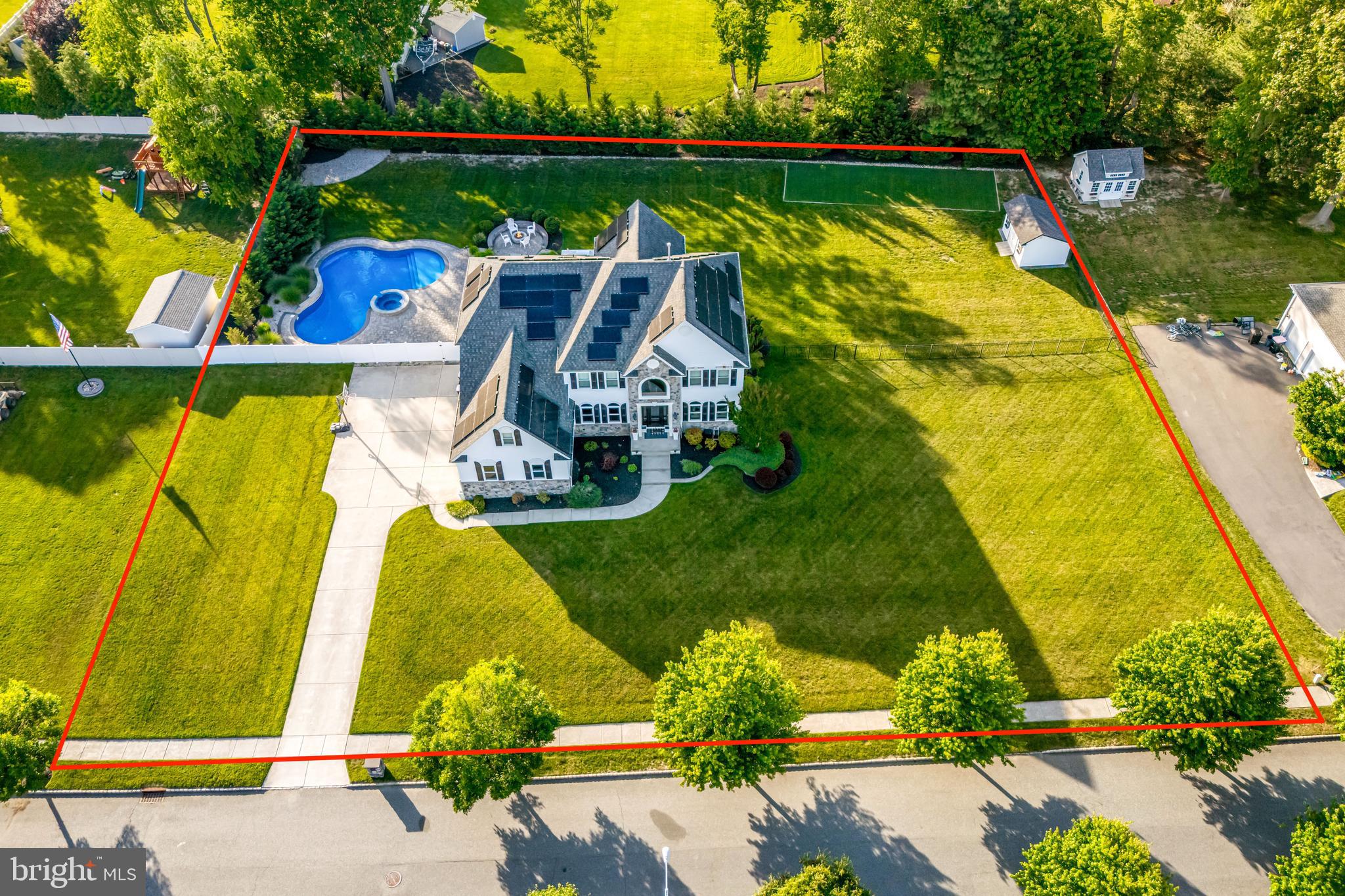 5 LAUREL WOOD CT