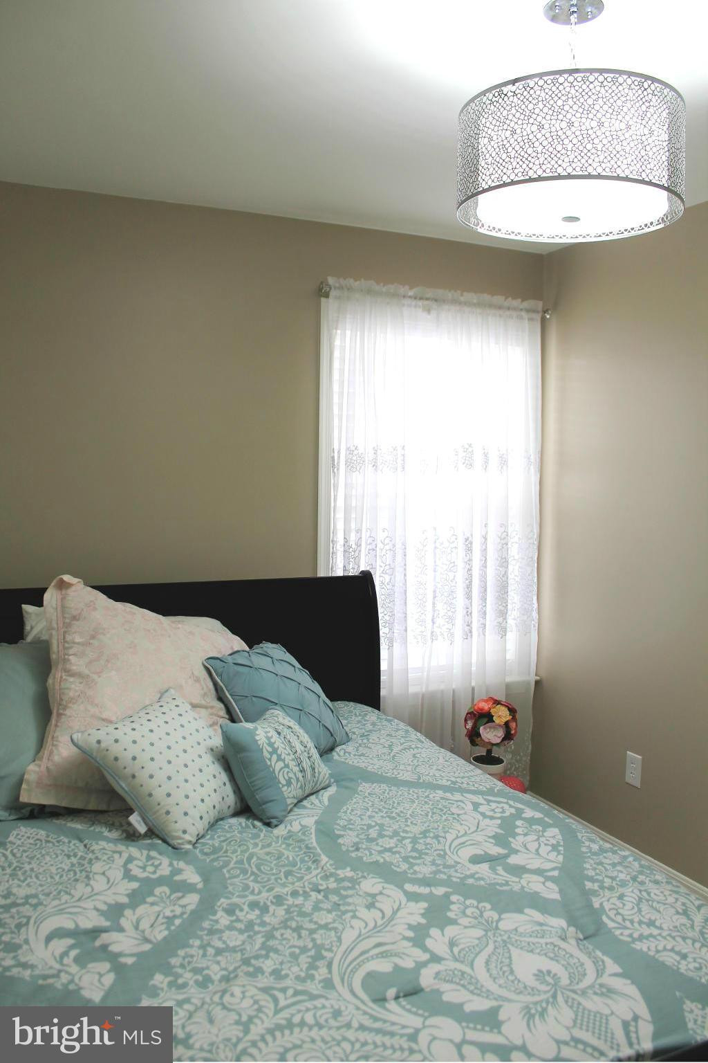 LEXINGTON COURT - Residential