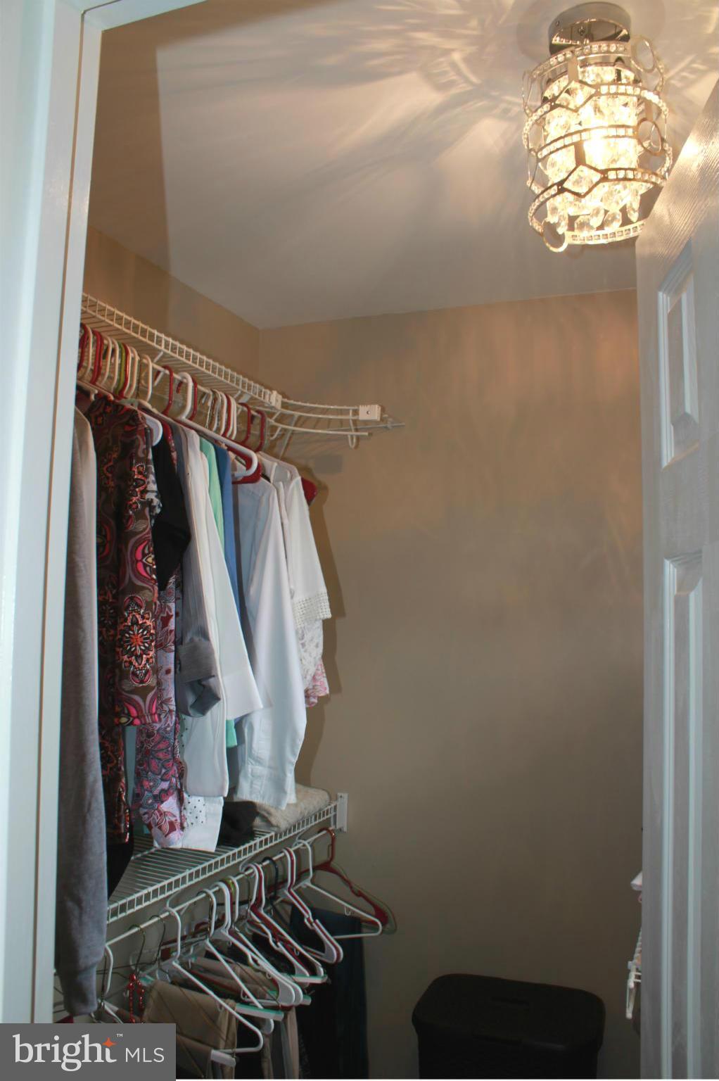 LEXINGTON COURT - Residential