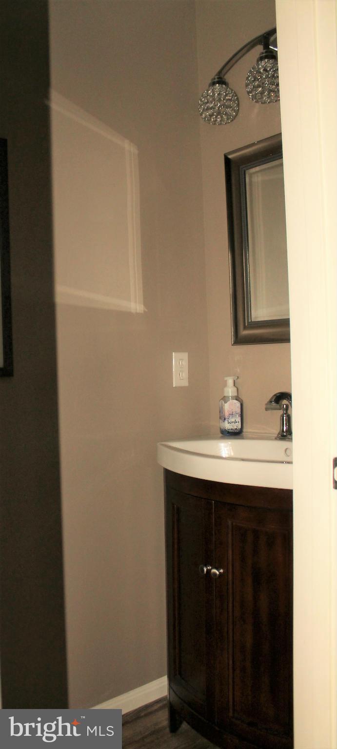 LEXINGTON COURT - Residential