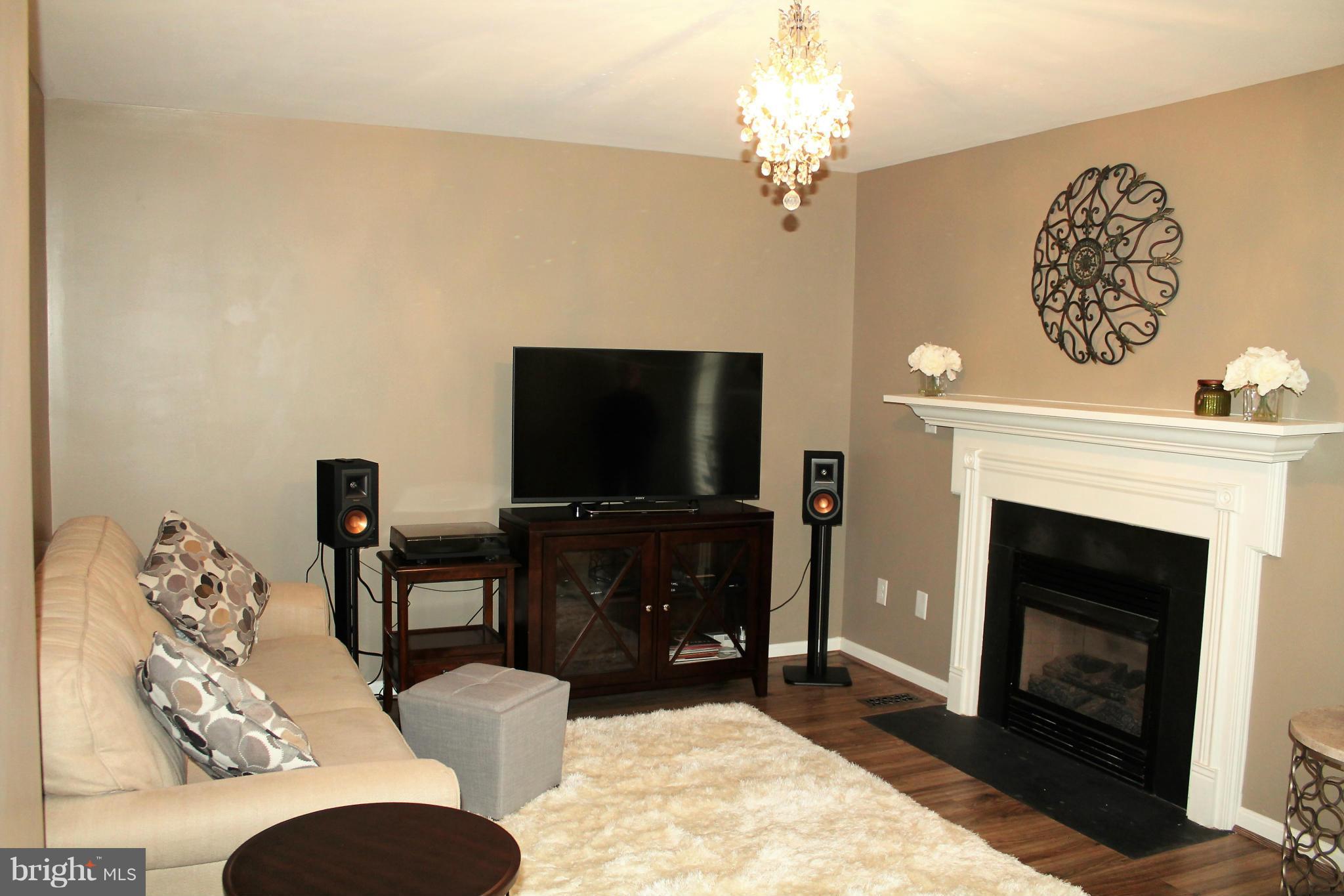 LEXINGTON COURT - Residential