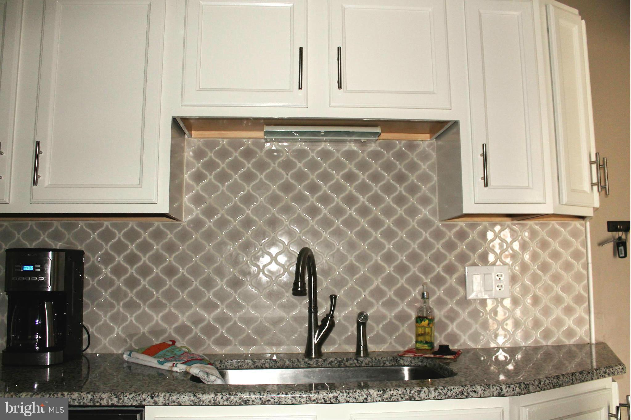 LEXINGTON COURT - Residential