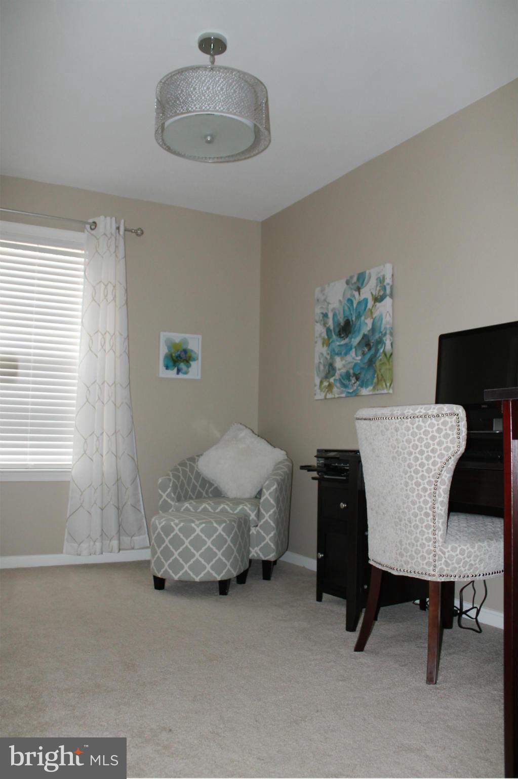 LEXINGTON COURT - Residential