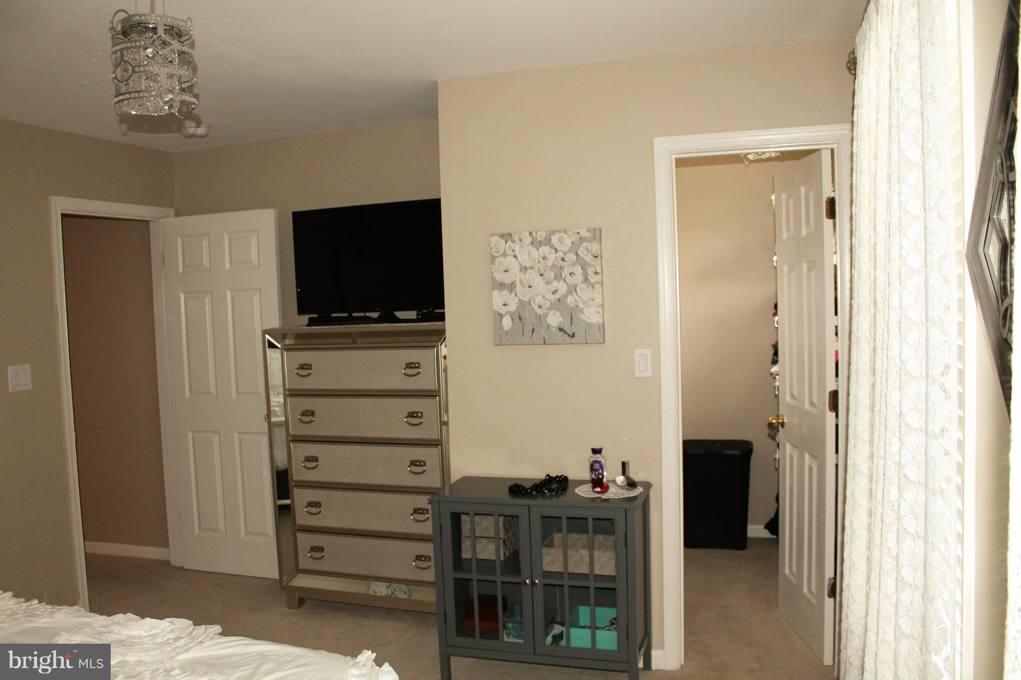 LEXINGTON COURT - Residential