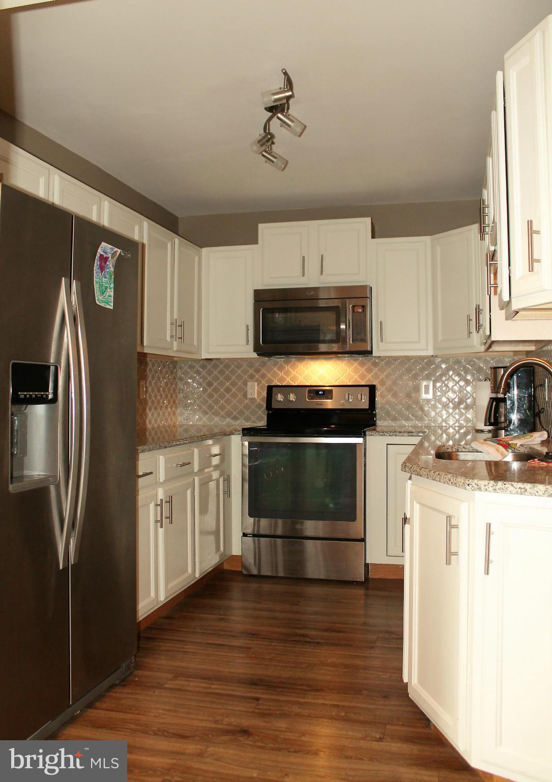 LEXINGTON COURT - Residential