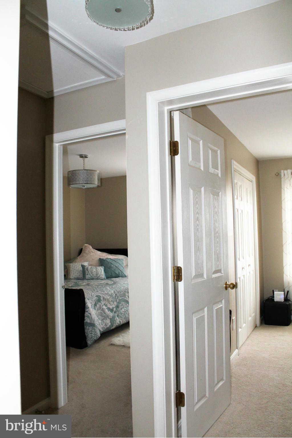 LEXINGTON COURT - Residential