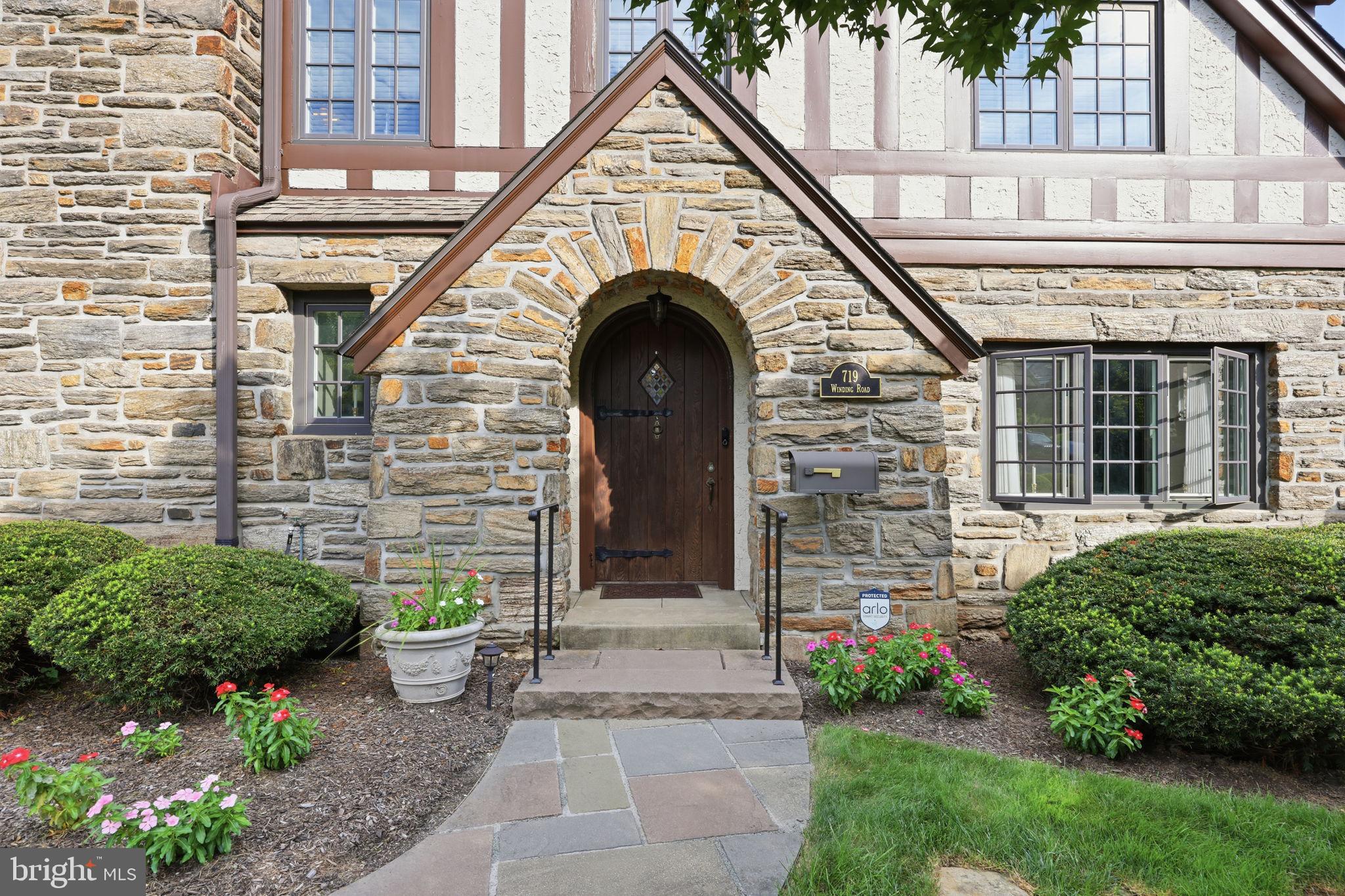 719 WINDING ROAD
