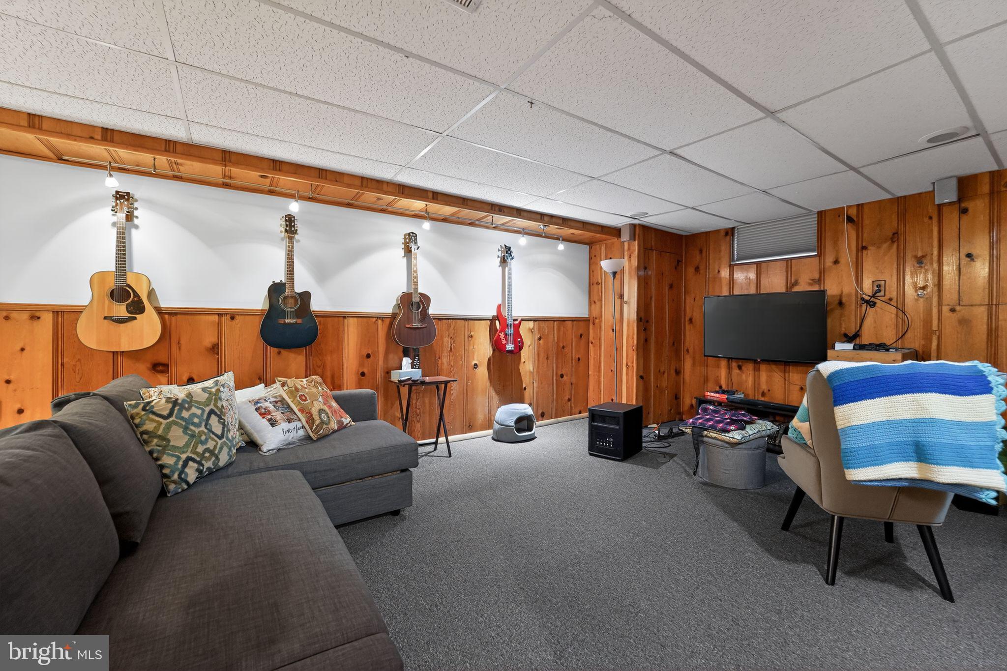 PINE GROVE HOMES - Residential