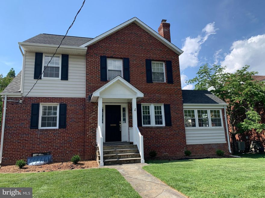 Beautiful, large, very clean home with lots of sunlight coming in and located in a sought after location-- in a quiet friendly neighborhood, this home has two zoned climate control, updated freshly painted kitchen with new cabinets, hood, hardwood floors, 2 sinks, granite countertops, microwave, kitchen island table, plantation shutters in bay windows, many rooms including formal dining room (or can be used as a sunroom with windows on 3 sides), 2 large master bedrooms-- one on main level and the other one on the upper level, with additional 2 bedrooms upstairs, freshly painted on ground level, hardwood floors throughout on main and upper level, large finished basement that can be used as a recreational room, bonus room in master bedroom closet that can be used for storage, decorative fireplace in living room, shed, large enclosed private yard with lots of play area, playground included, spacious deck, large flagstone patio, and much more!  Near 66, Balston, Amazon, Pentagon, stores, restaurants, and great schools!