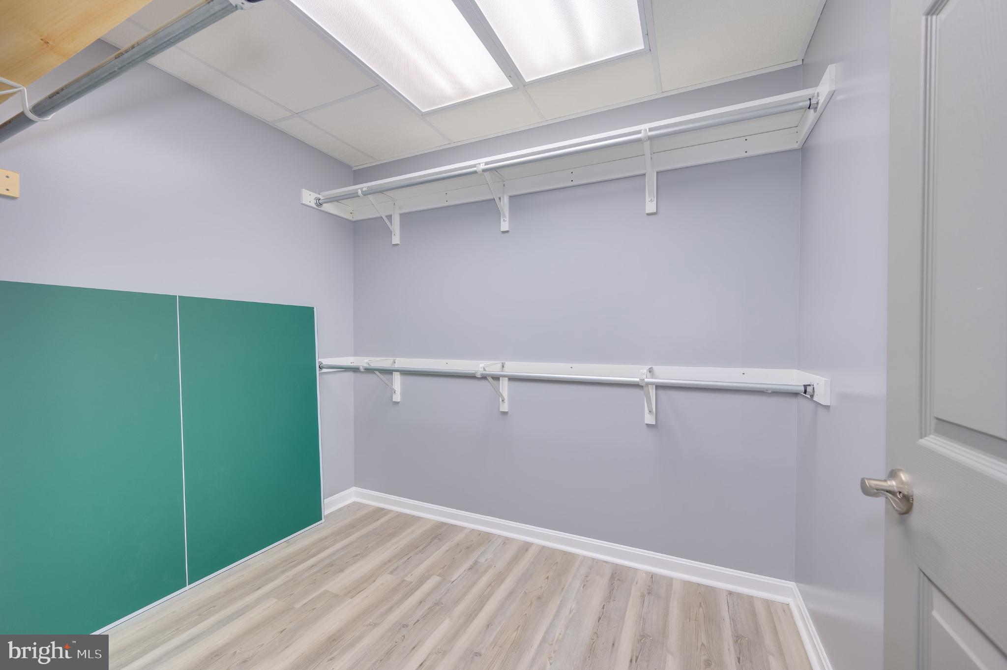 HOLLIS MANOR - Residential