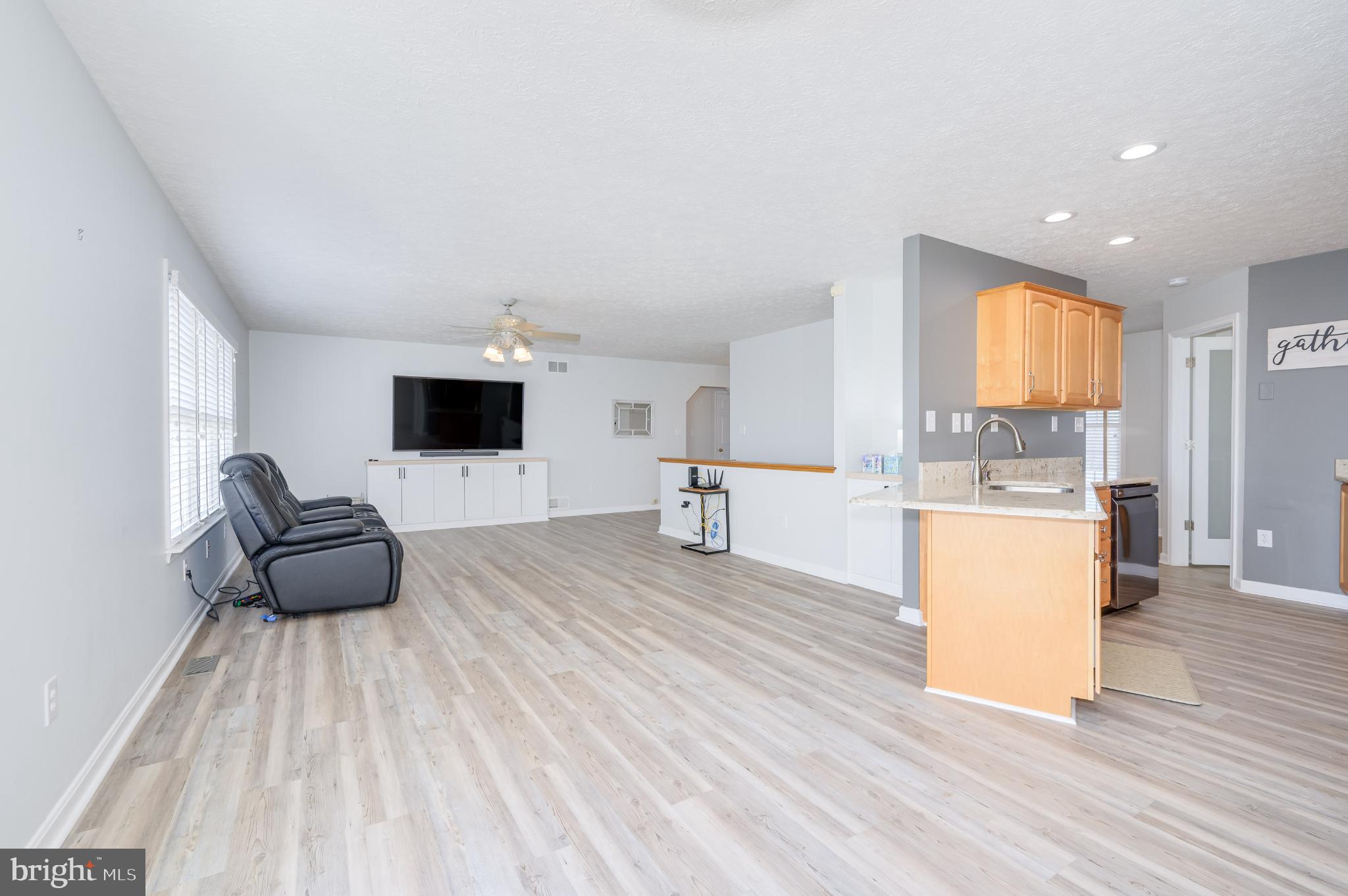 HOLLIS MANOR - Residential