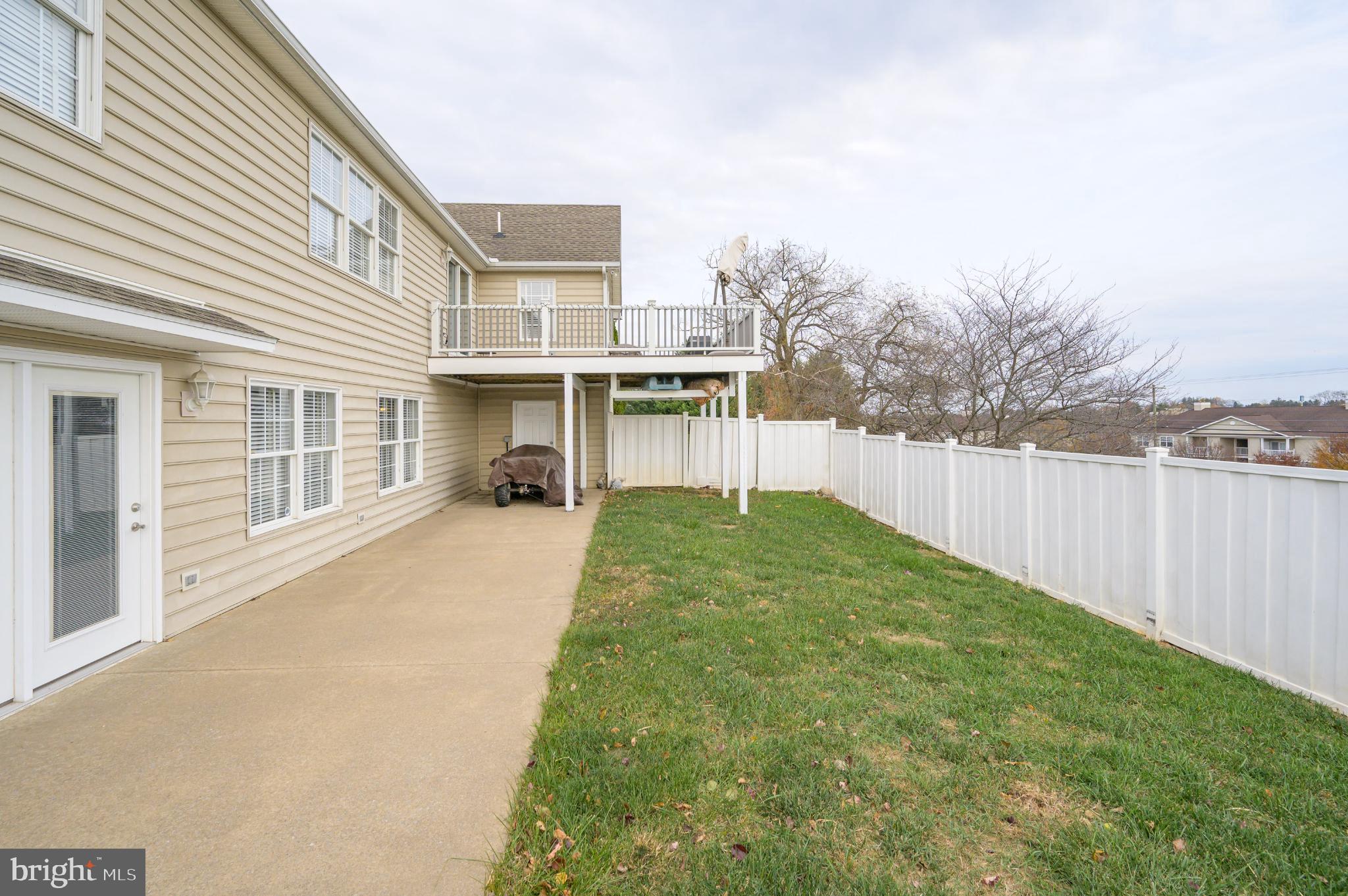 HOLLIS MANOR - Residential