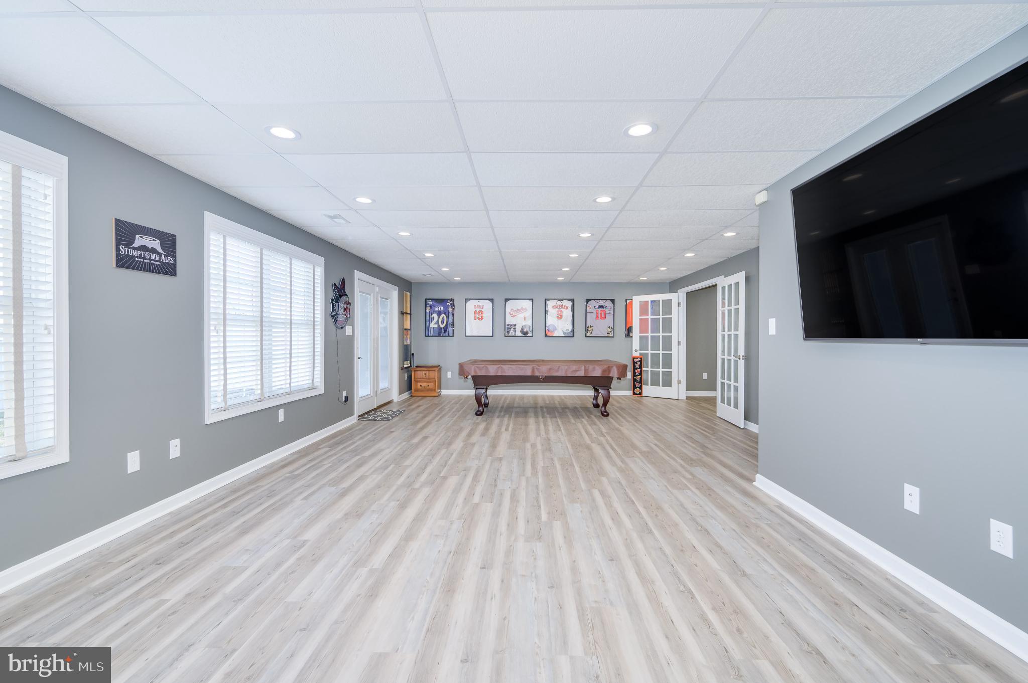 HOLLIS MANOR - Residential