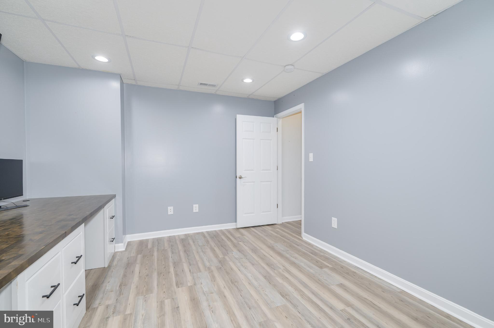 HOLLIS MANOR - Residential