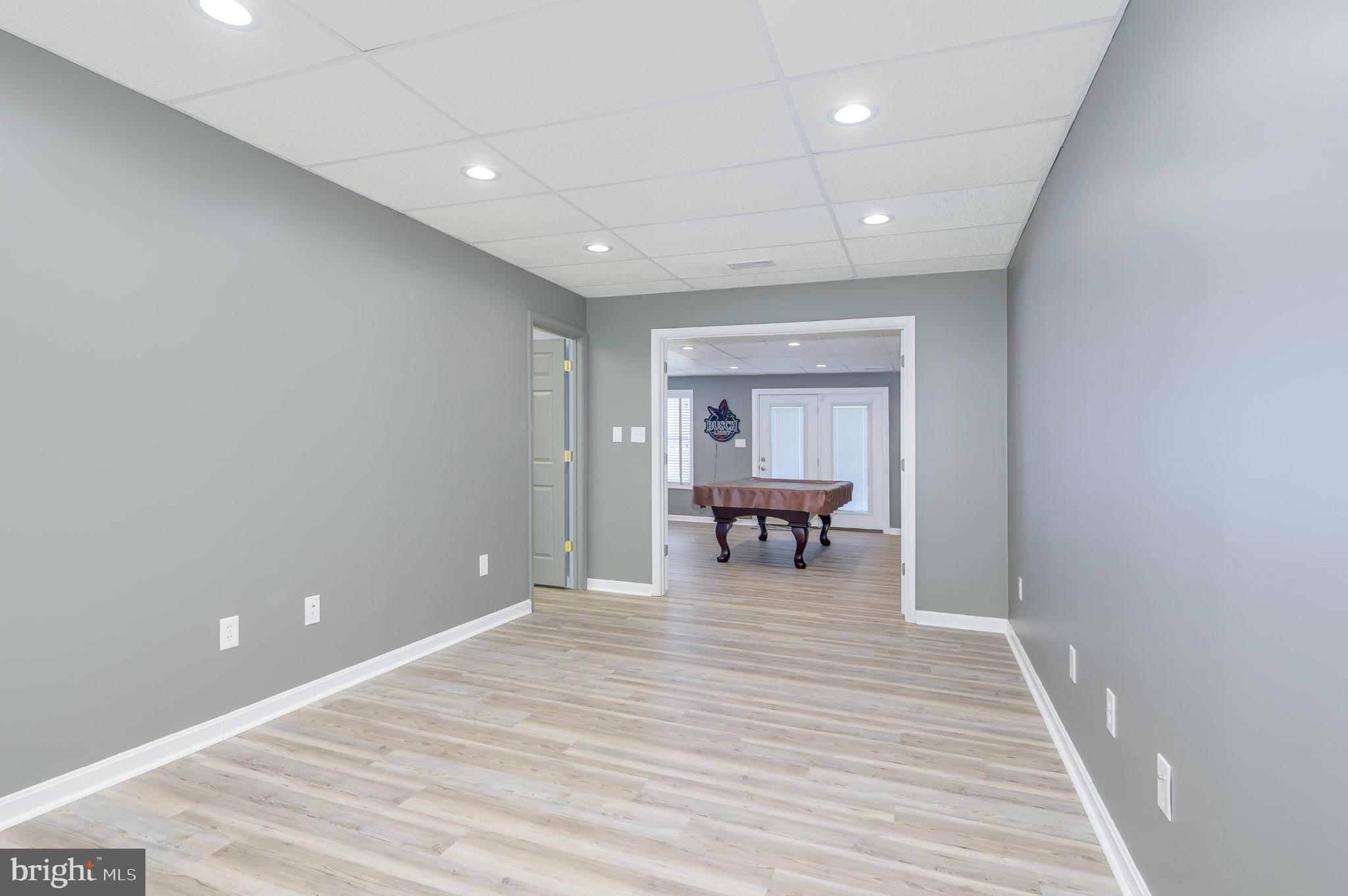 HOLLIS MANOR - Residential