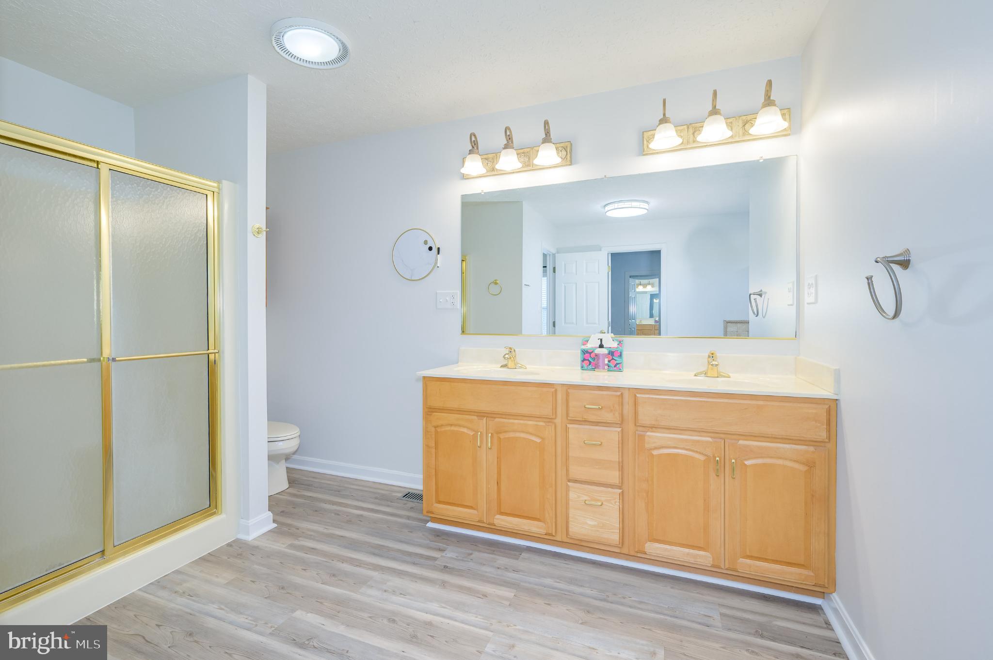 HOLLIS MANOR - Residential