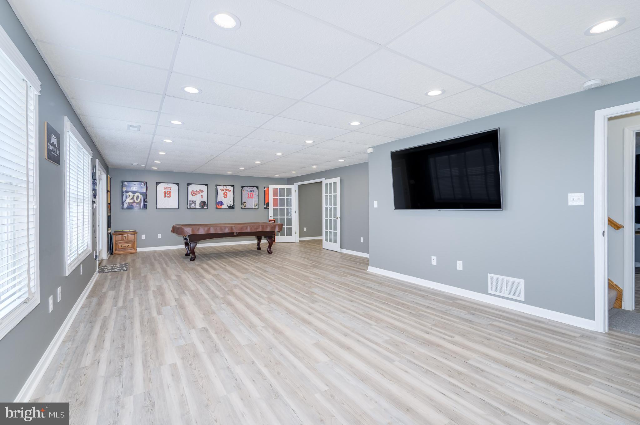 HOLLIS MANOR - Residential