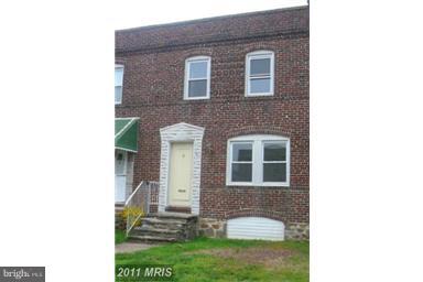 Second floor apartment featuring an updated kitchen, large bathroom and hardwood floors! Convenient to 95/895 and public transportation, this large unit features ample shared storage space in the basement and shared use of the backyard! Come see for yourself!