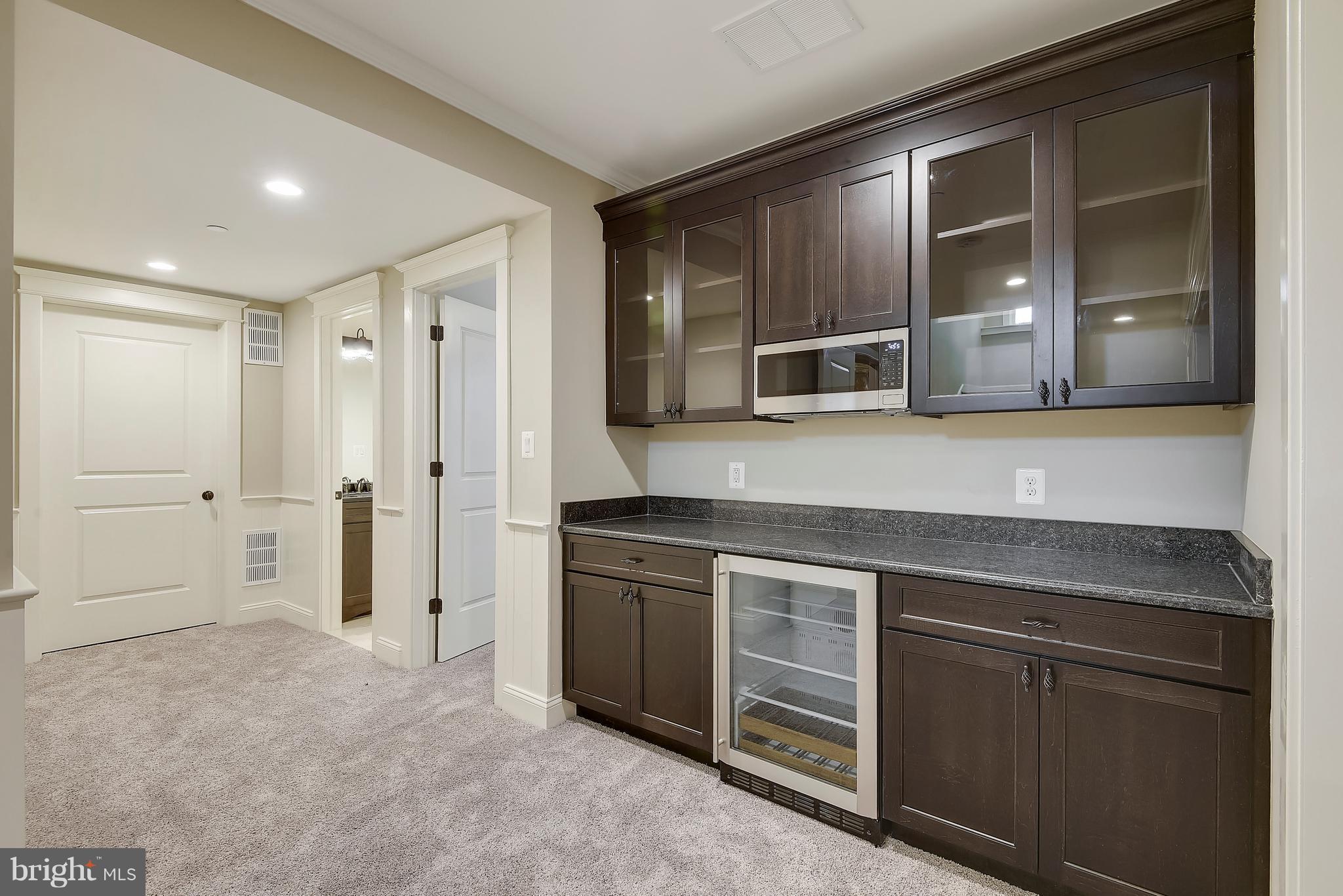 COUNTRY CLUB VILLAGE - Residential