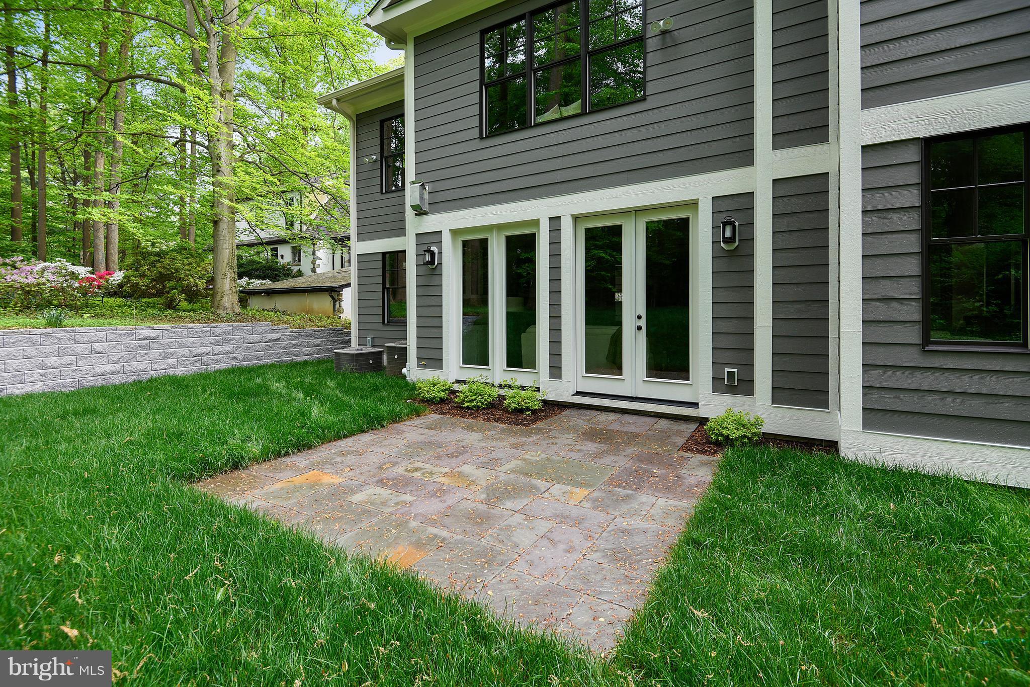 COUNTRY CLUB VILLAGE - Residential