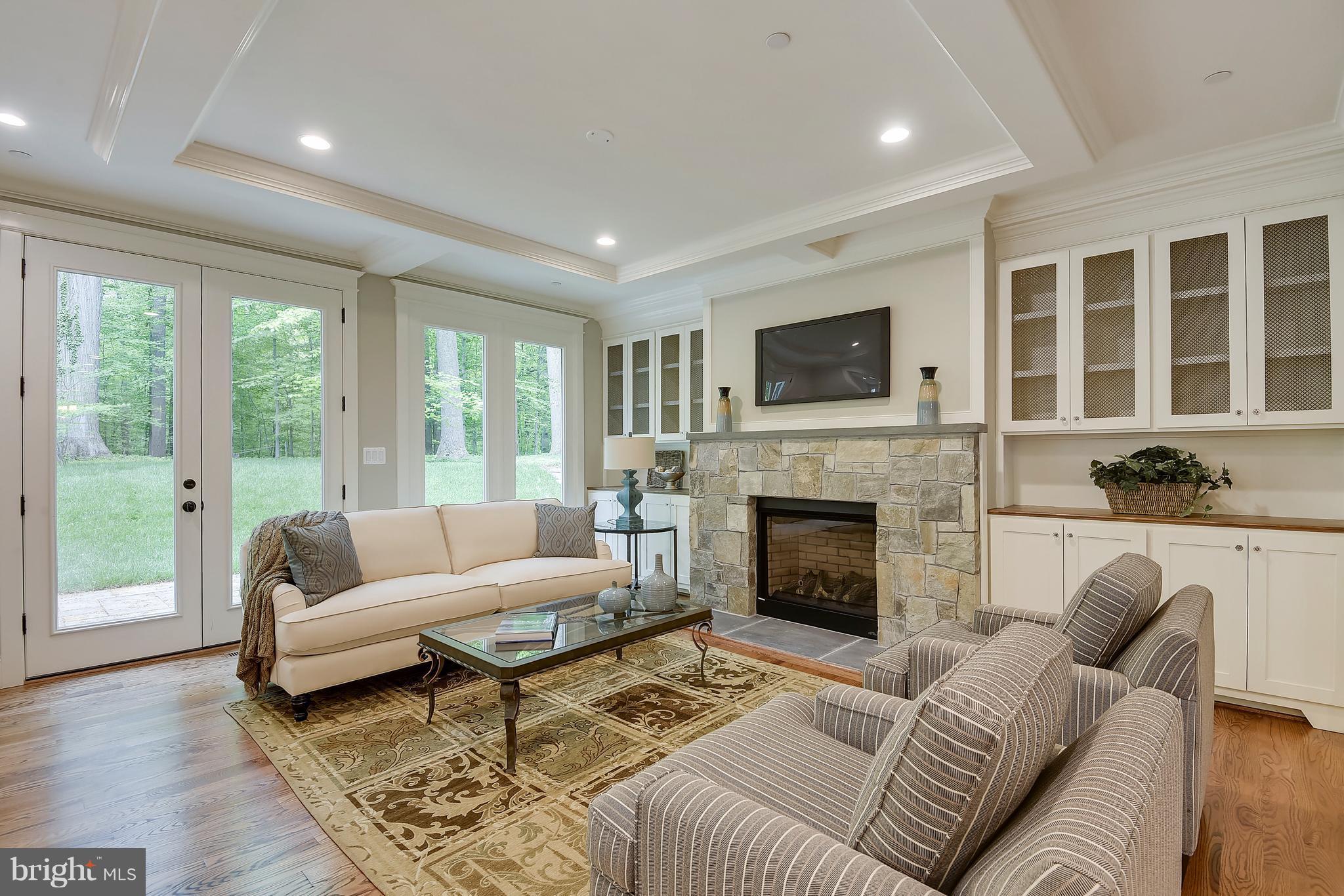 COUNTRY CLUB VILLAGE - Residential
