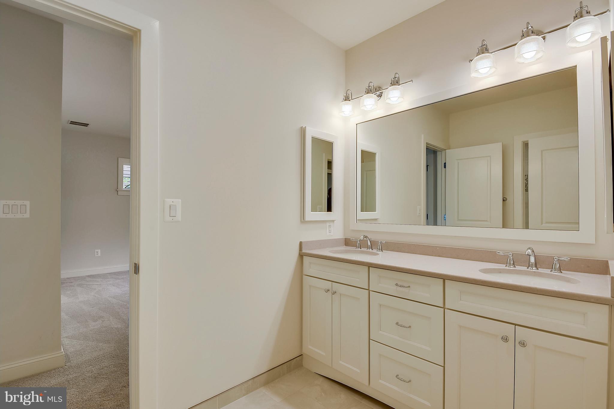 COUNTRY CLUB VILLAGE - Residential