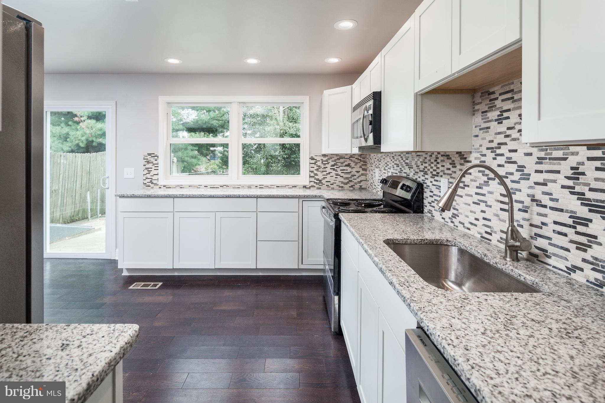 HARFORD SQUARE - Residential