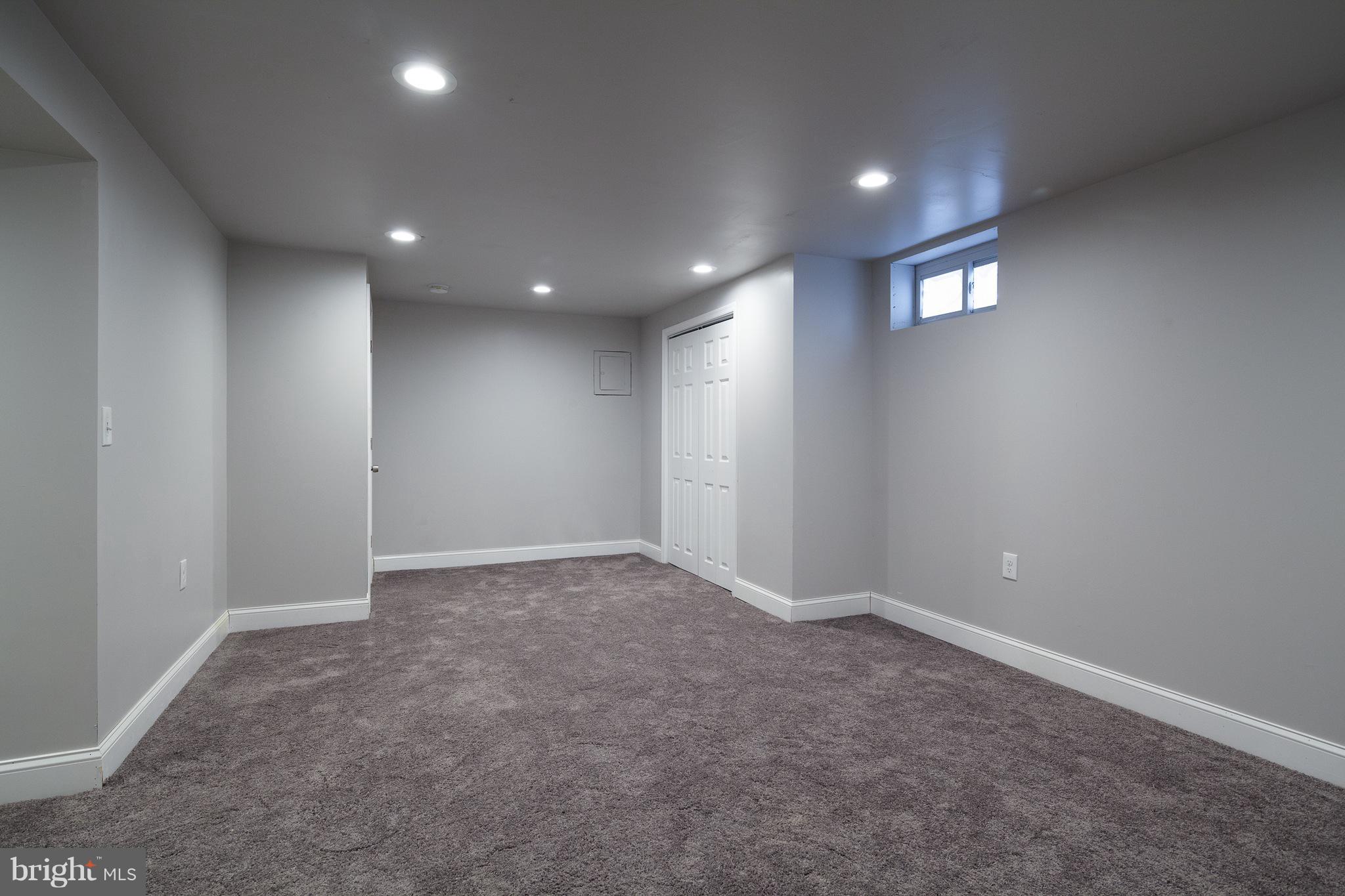 HARFORD SQUARE - Residential