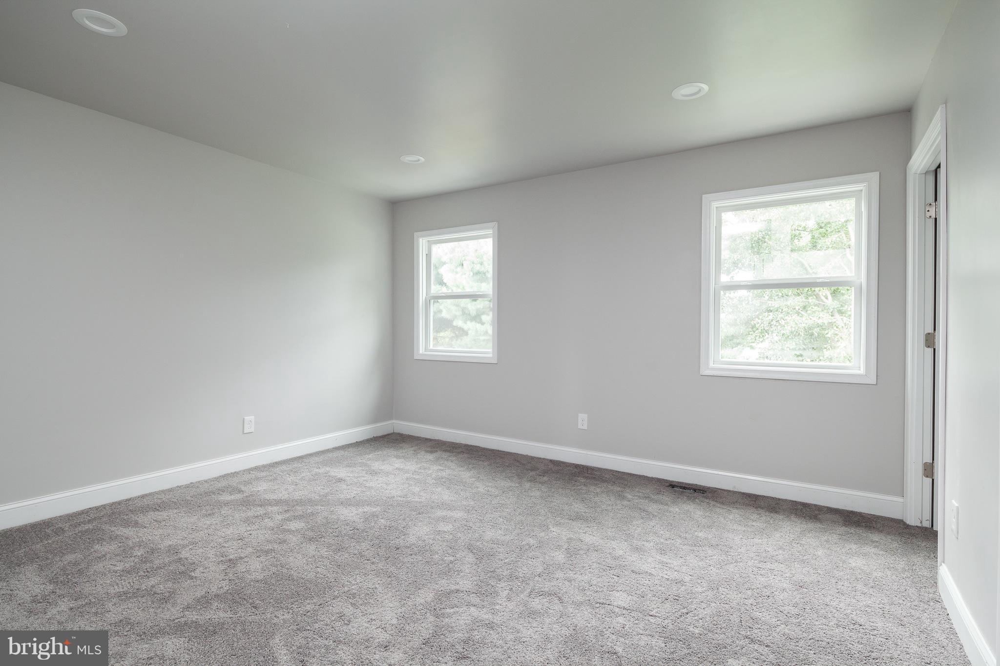 HARFORD SQUARE - Residential