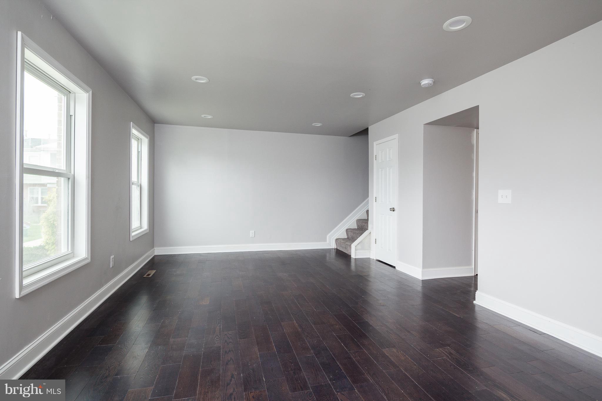 HARFORD SQUARE - Residential