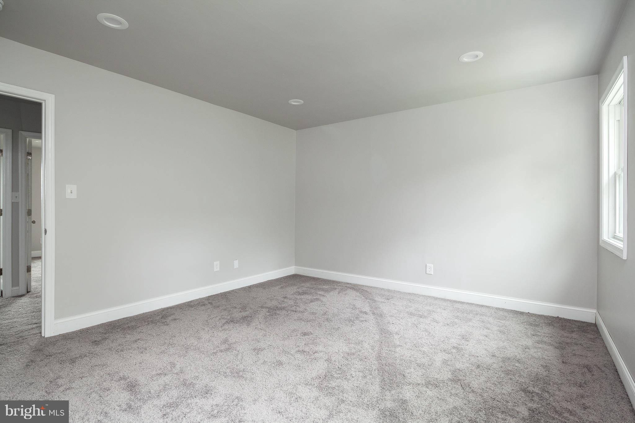 HARFORD SQUARE - Residential