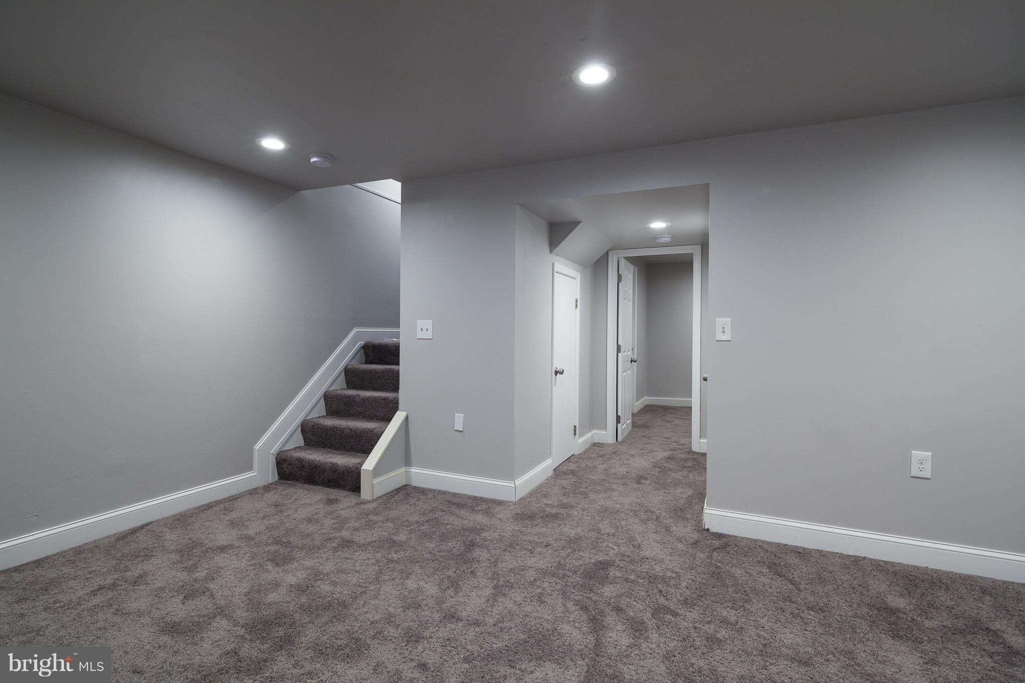 HARFORD SQUARE - Residential