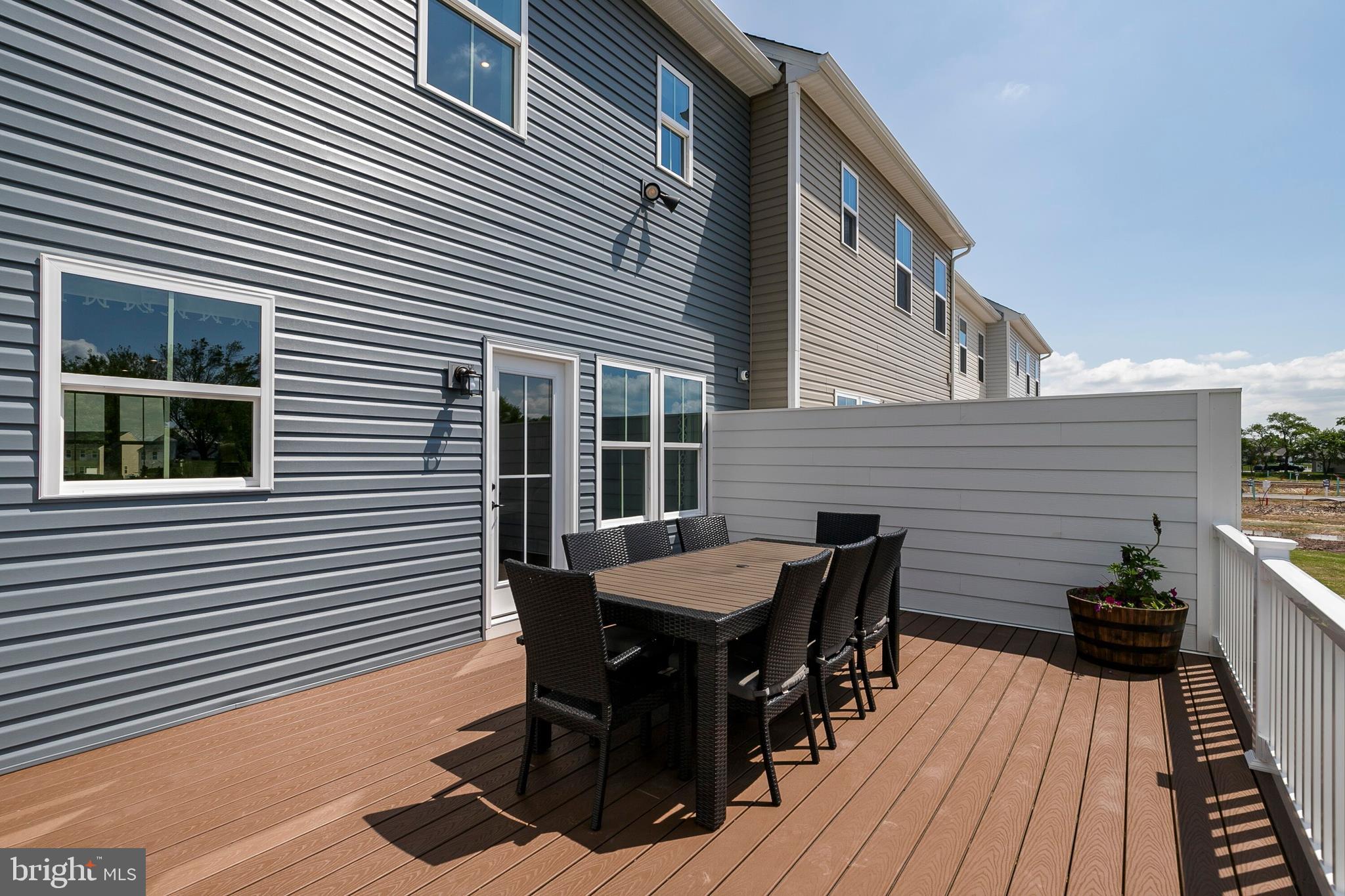 MONTGOMERY VIEW - Residential