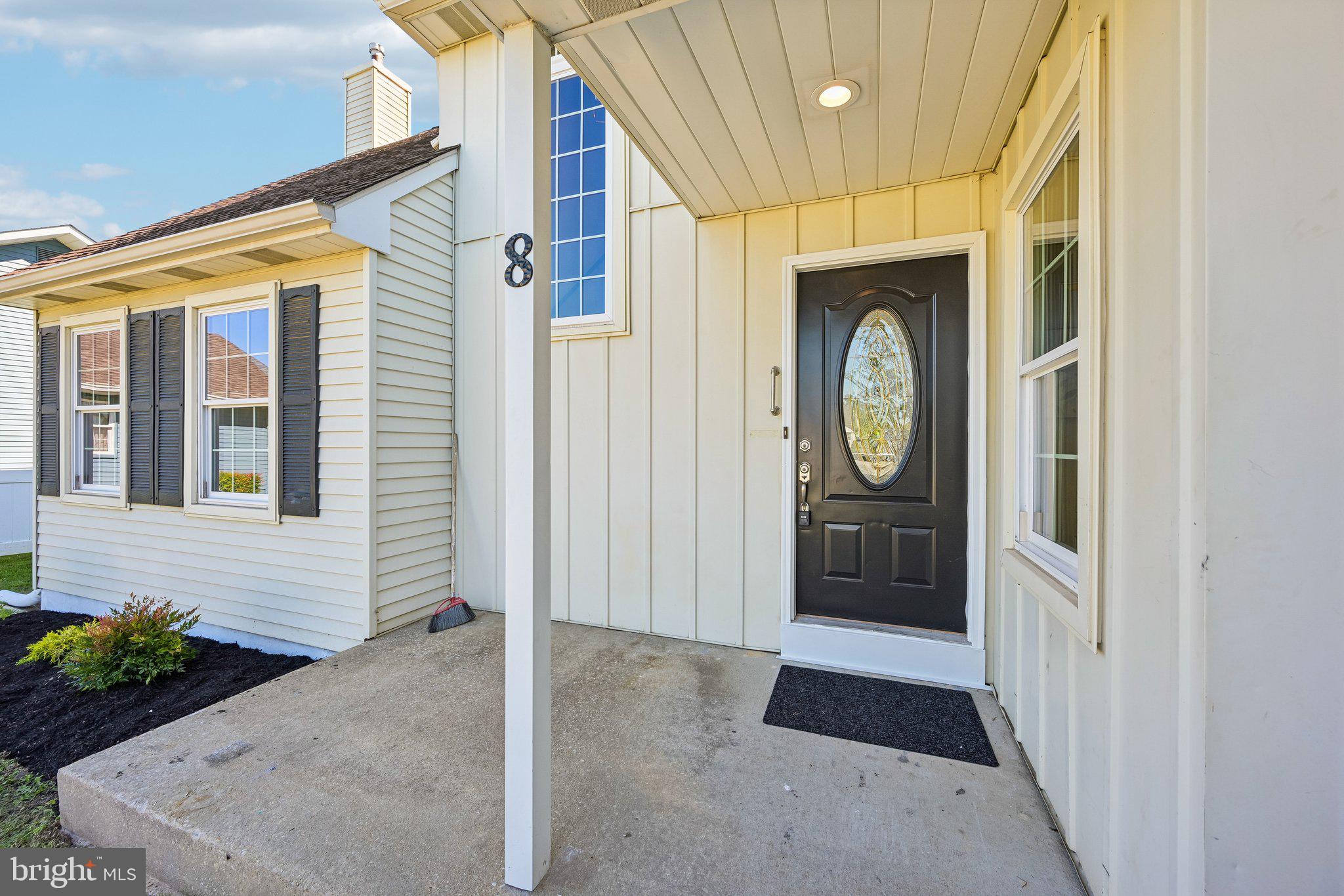 8 WINTERSET LANE