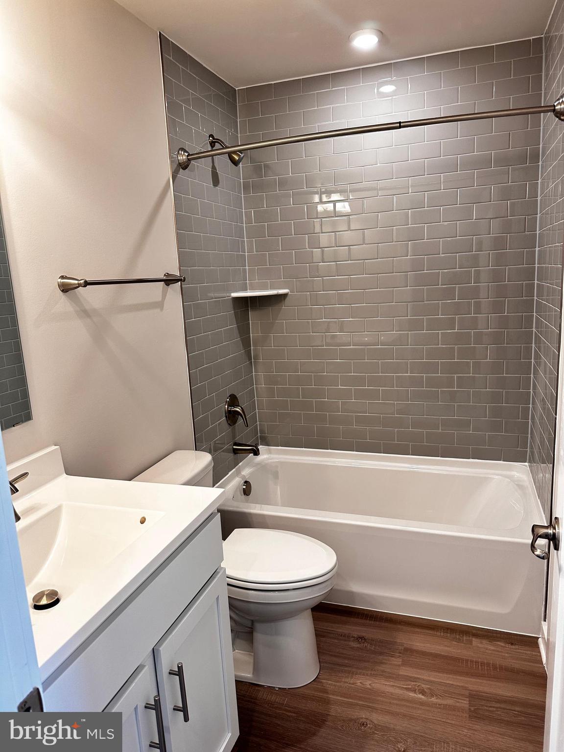 SOUTH BROOK - Residential Lease