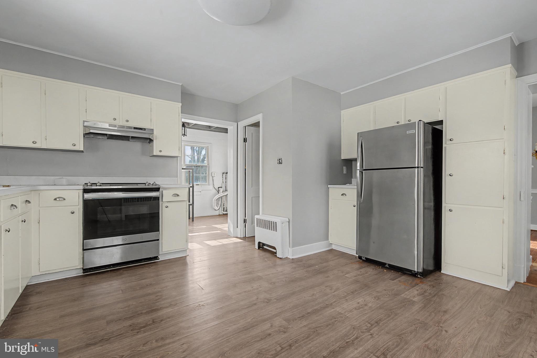 BELLE AIR TOWNHOMES - Residential