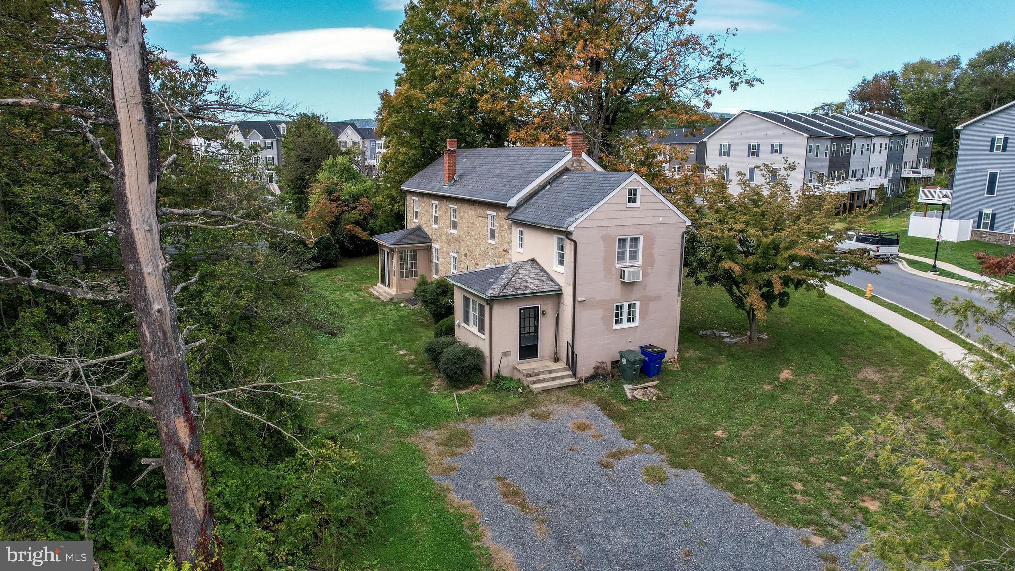 BELLE AIR TOWNHOMES - Residential