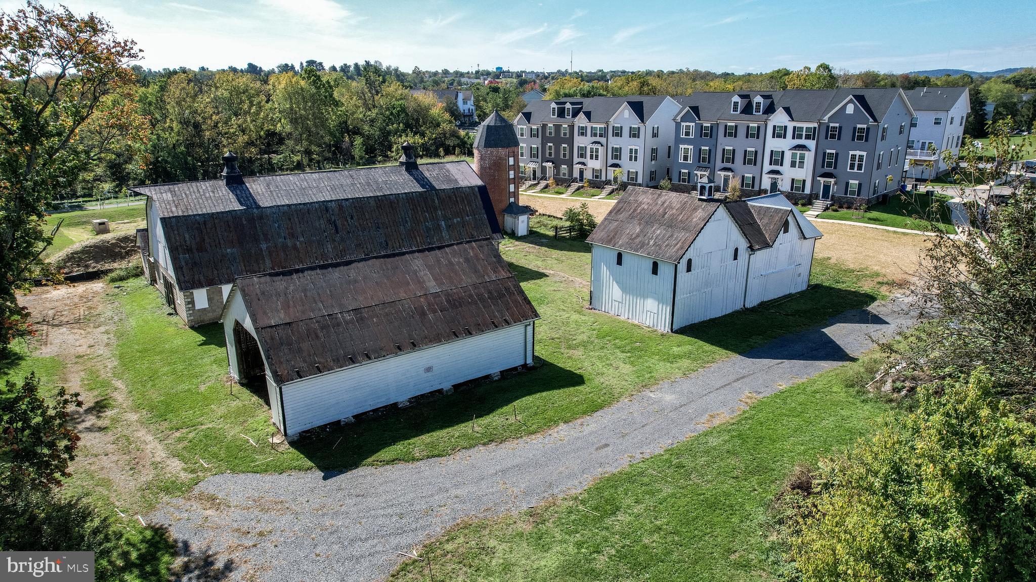 BELLE AIR TOWNHOMES - Residential